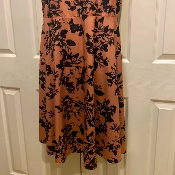 Coral/black Floral Dress ❤️New Listing❤️ - Picture 4 of 6